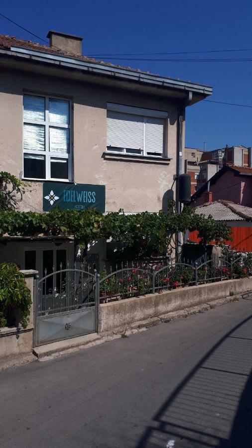 Edelweiss Hostel Štip Eksteriør billede